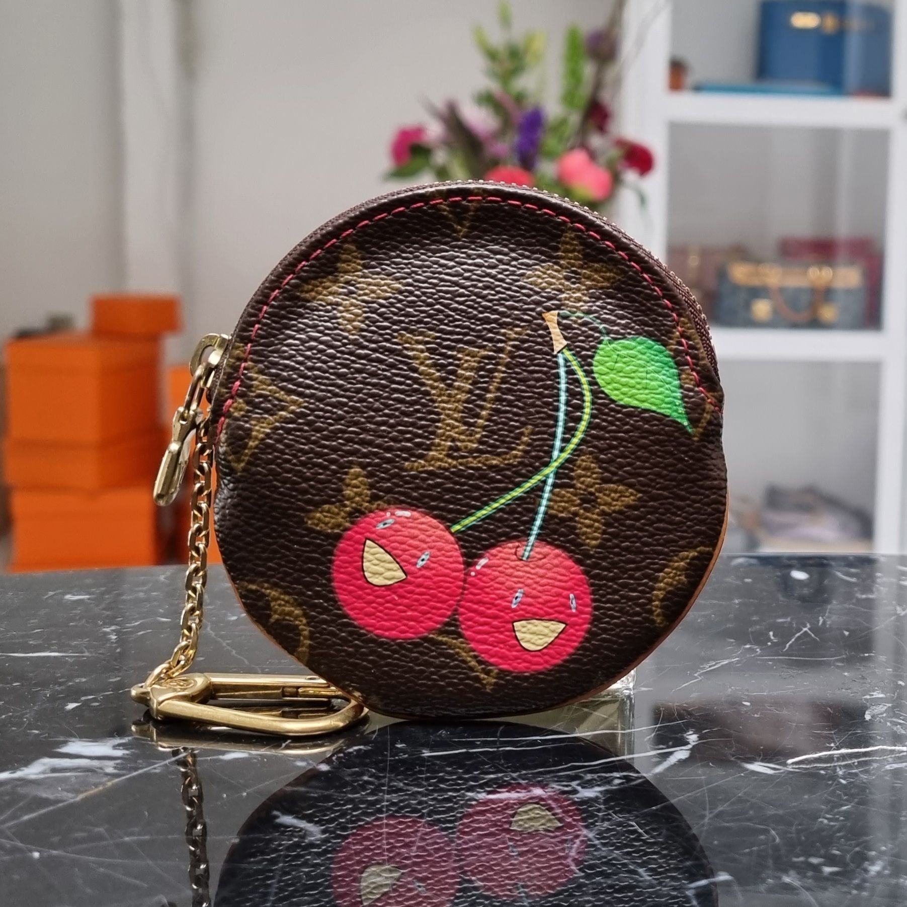 Rosefarve Vidner Sanselig Louis Vuitton Cherry Coin Purse, Canvas, Mono - Laulay Luxury