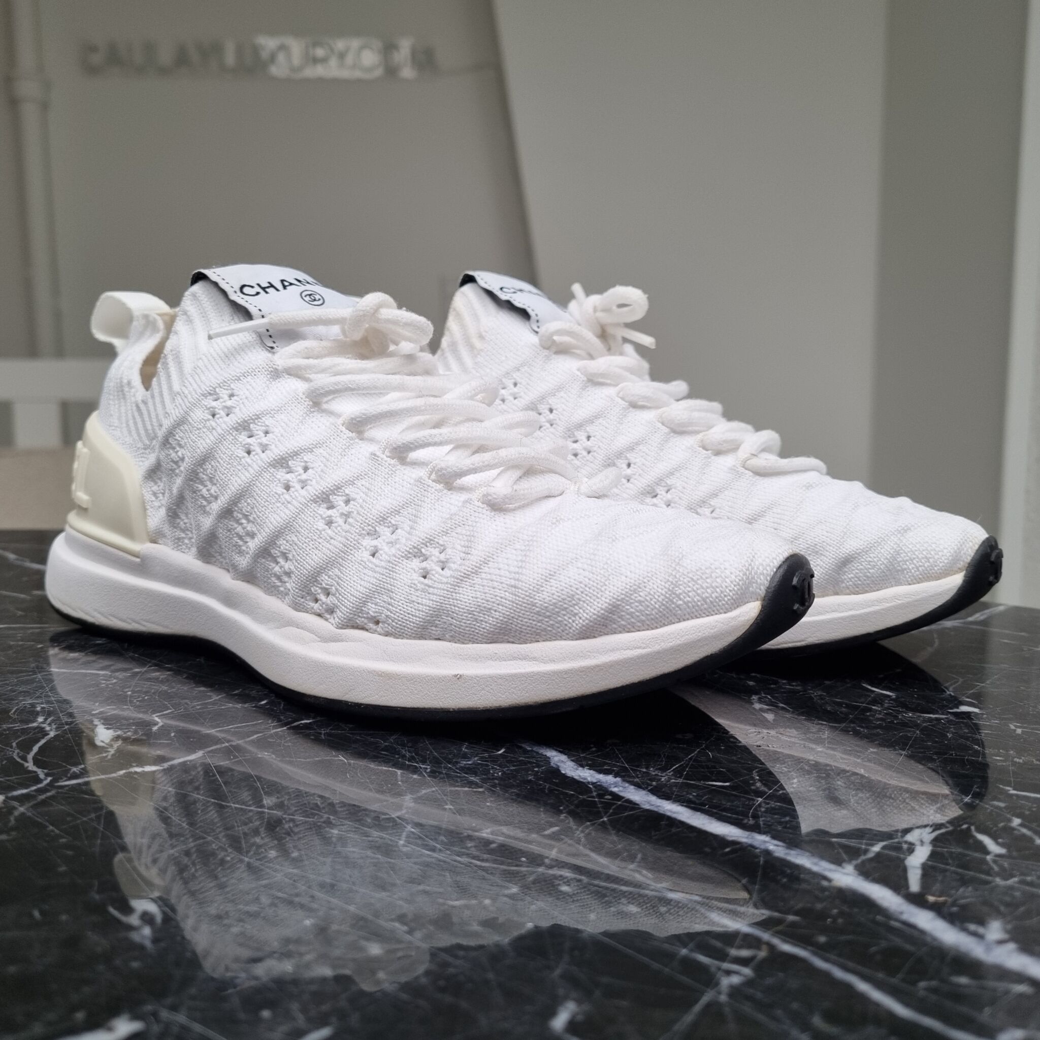 Chanel Sneakers, Hvid, 35.5 - Laulay Luxury