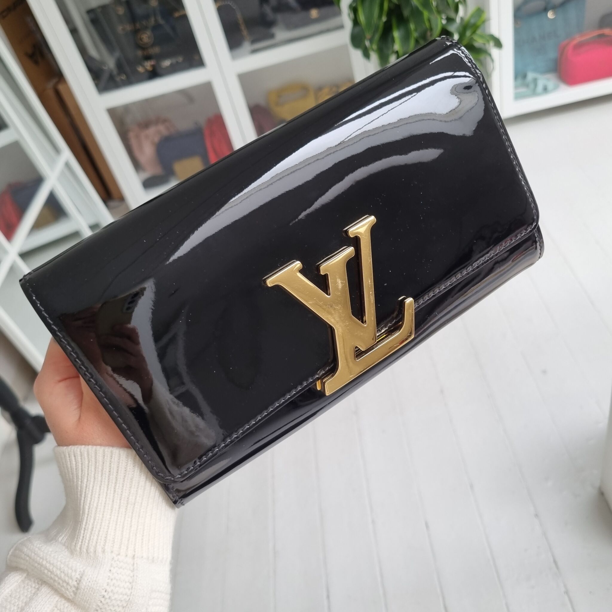 Louis Vuitton Black Vernis Leather Louise Clutch Bag - Yoogi's Closet