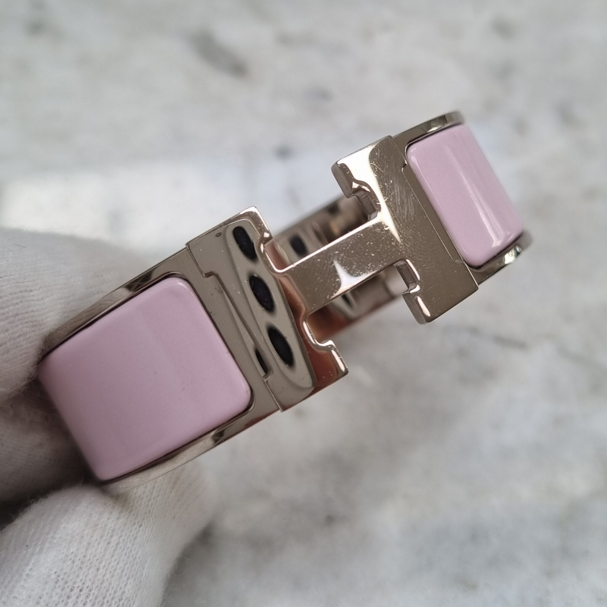 Hermès Clic Clac H, Palladium/Rose Drage, GM - Laulay Luxury