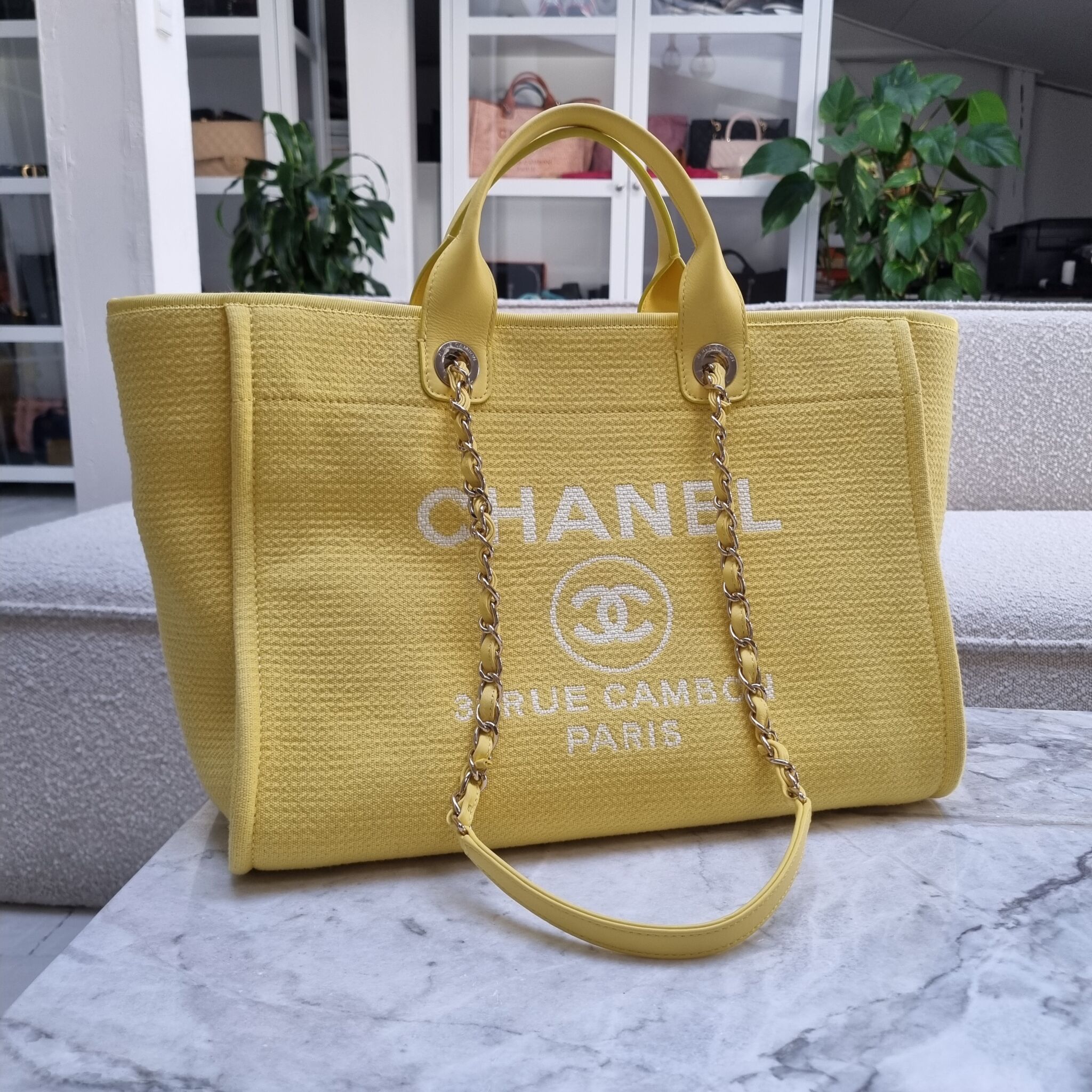 Chanel Large Deauville, Stof, Yellow LGHW - Laulay Luxury