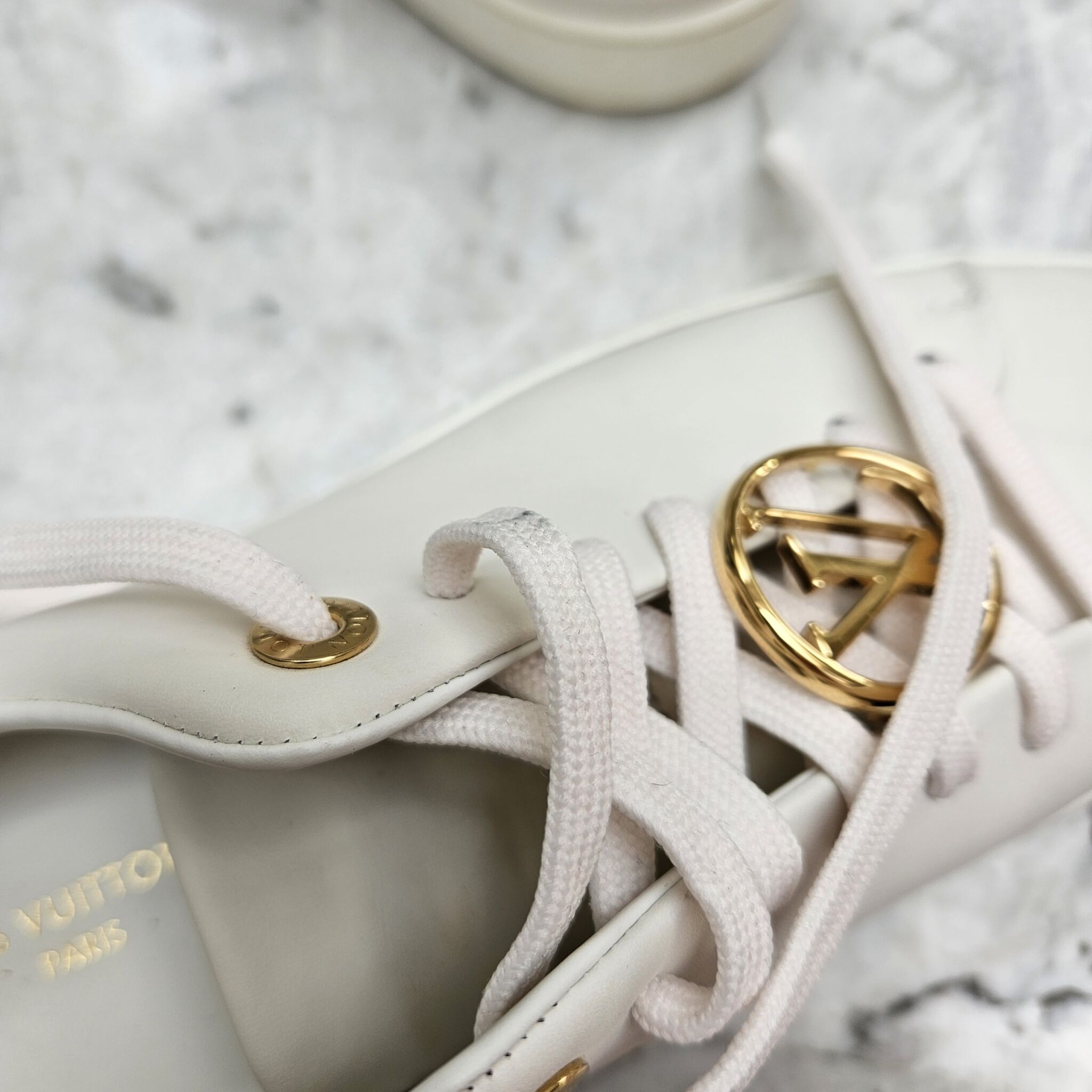 Louis Vuitton FRONTROW Sneaker White. Size 38.0