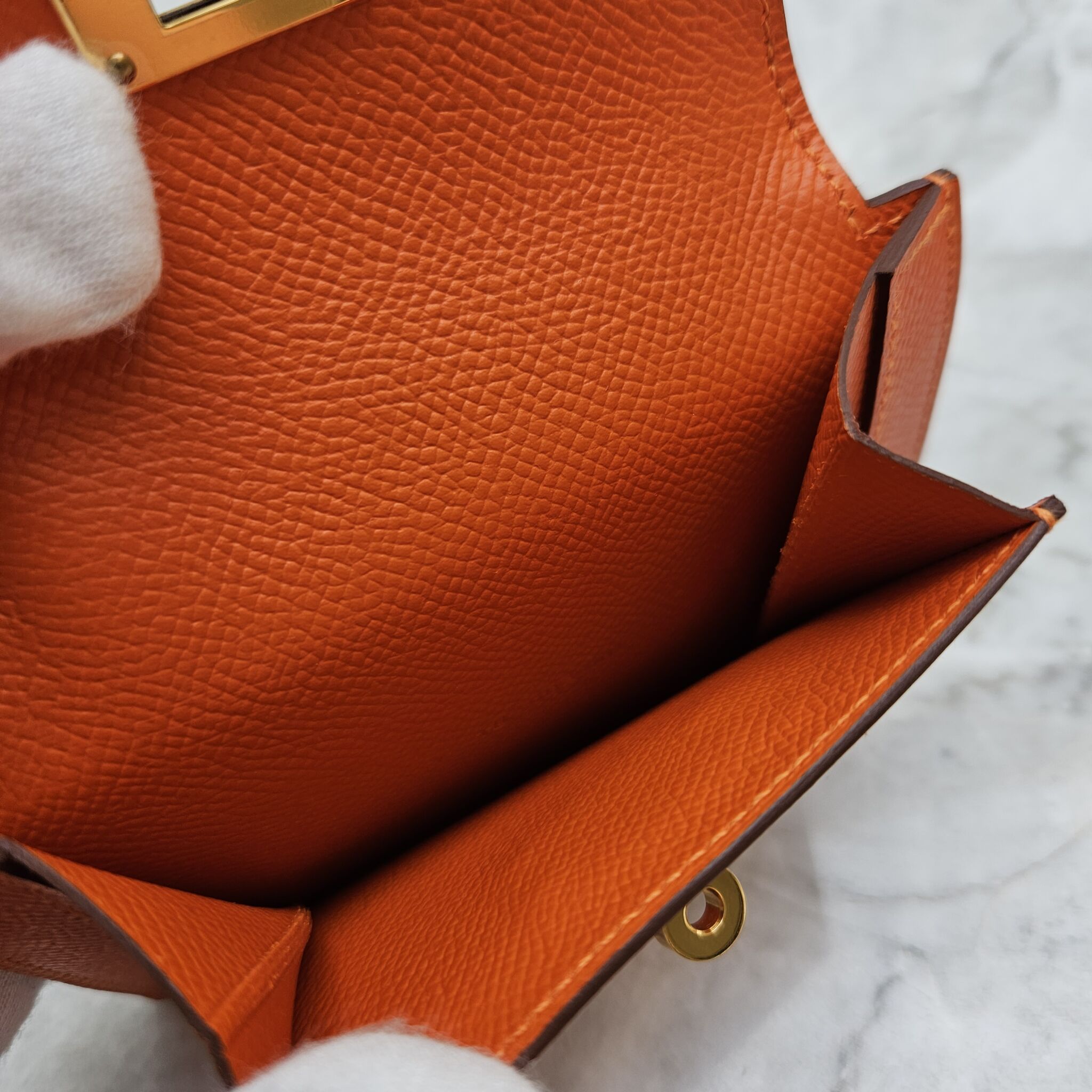 Hermès Kelly Pocket Compact Wallet, Epsom, Feu GHW - Laulay Luxury