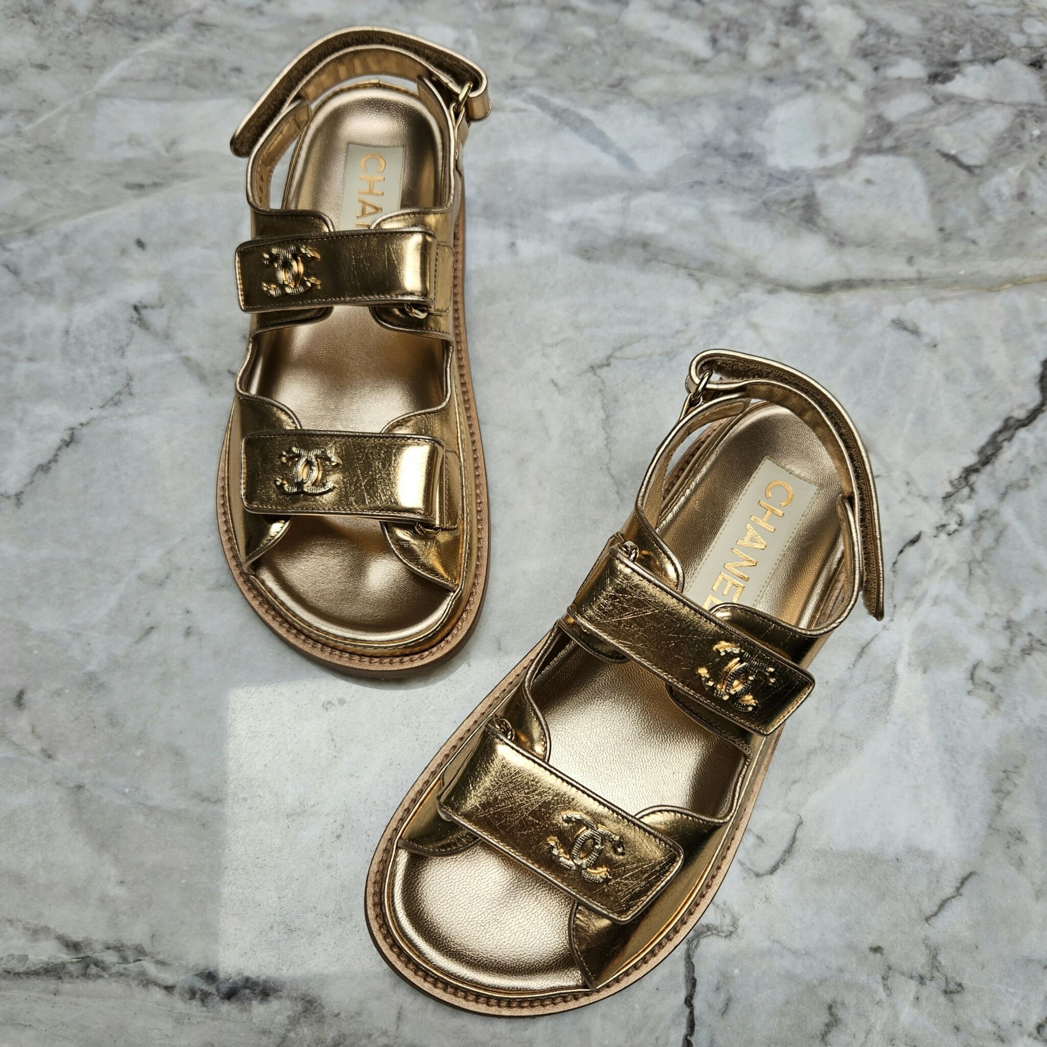 Chanel chain detailed slide sandals in blue leather | Vintage-United