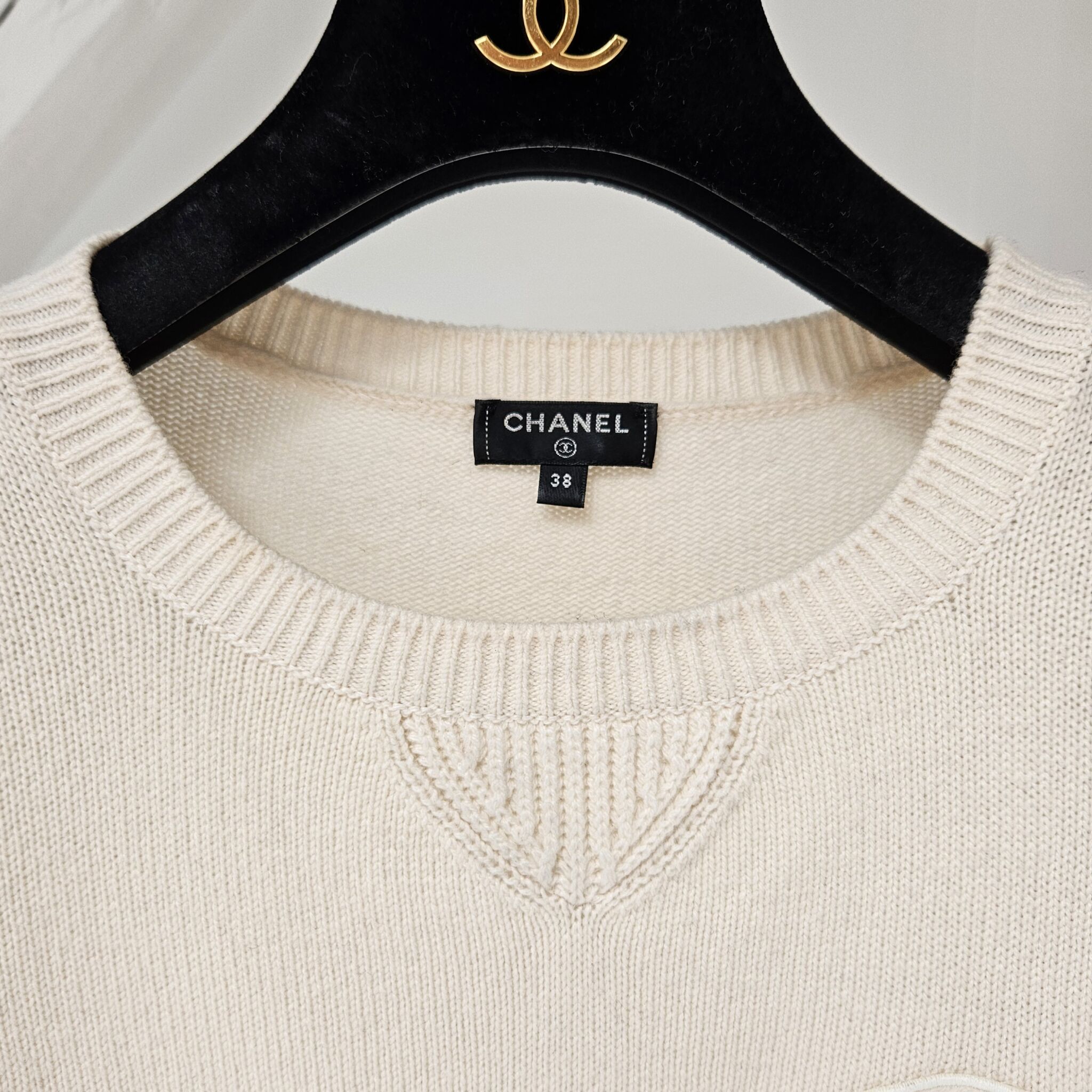 Chanel 20A Sweater, Cashmere, Ivory, 38 - Laulay Luxury