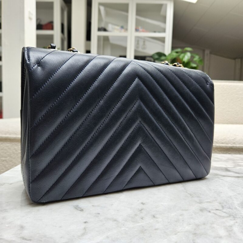 Chanel 2025 statement flap