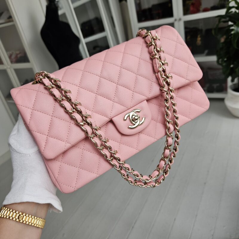 pink chanel caviar flap wallet
