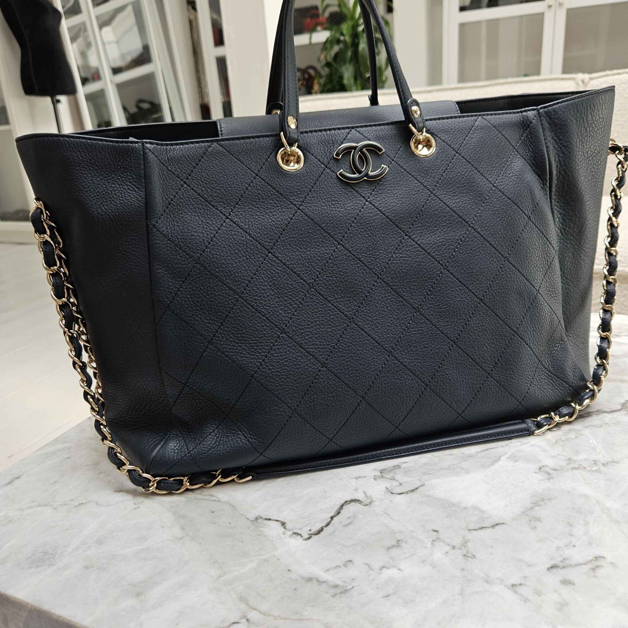 Chanel large shop tote 2019