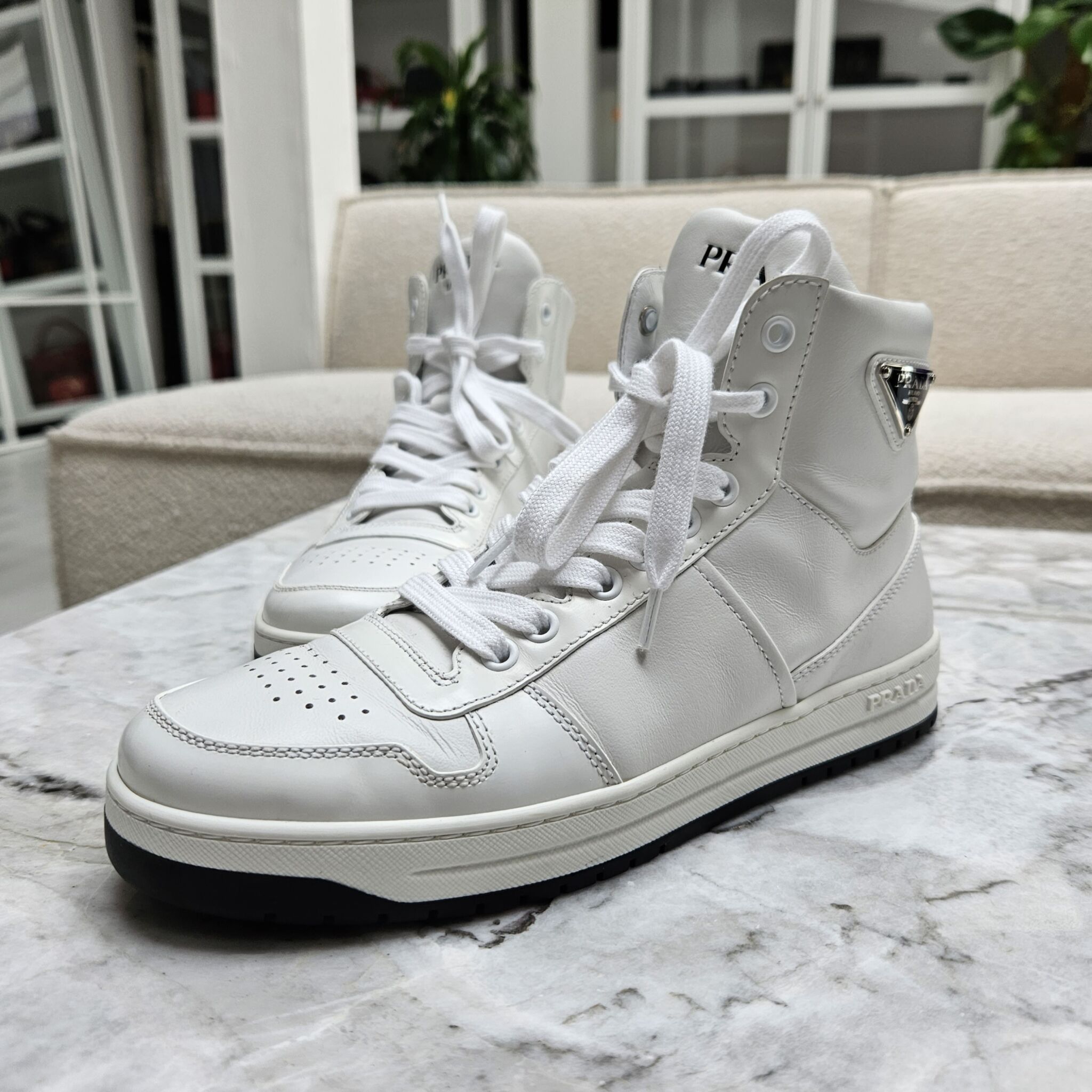 Prada High Top Sneakers, Hvid/Sølv, 38.5 - Laulay Luxury