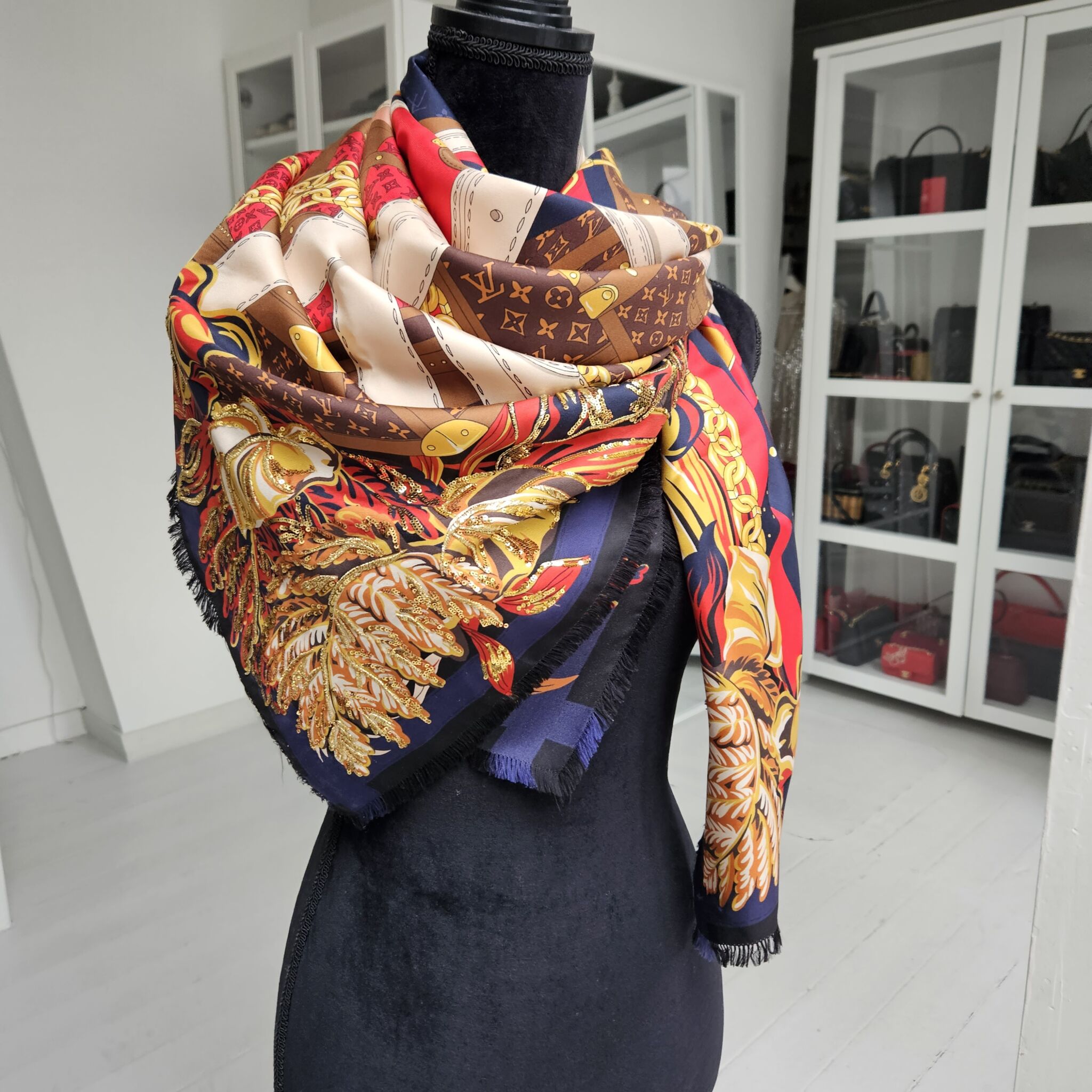 vuitton scarf silk