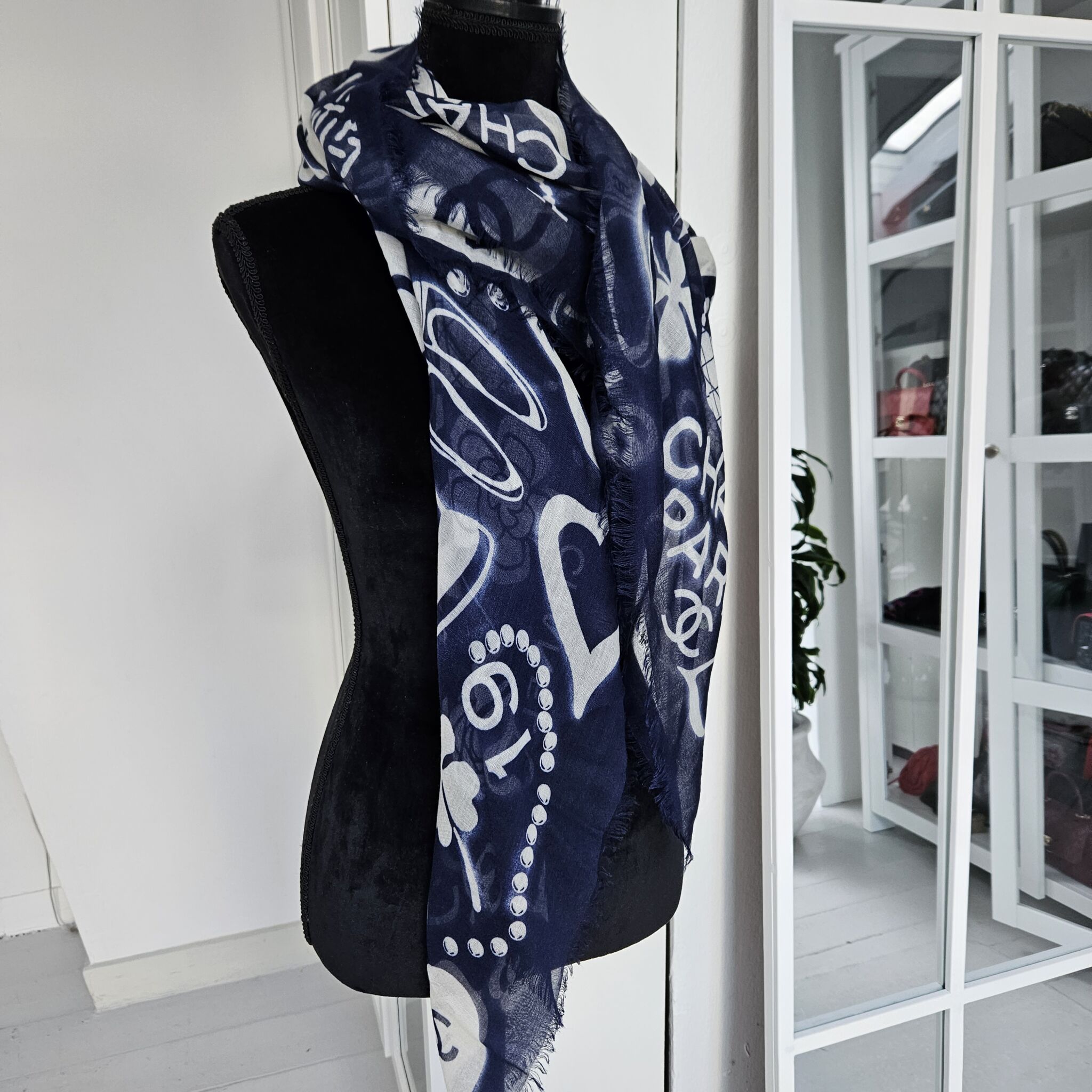 CHANEL  CASHMERE AND SILK SCARF IN WHITE, BLACK AND PURPLE