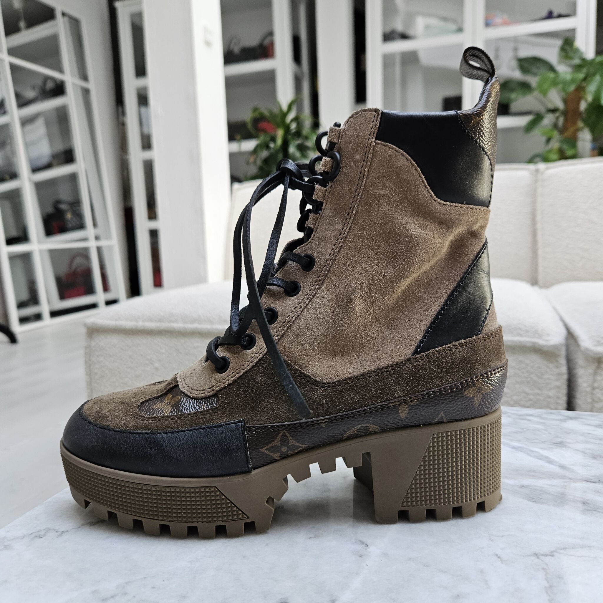 Louis Vuitton Beige/Brown Canvas/Suede/Leather and Nylon Laureate Desert  Platform Boots Size 37 Louis Vuitton