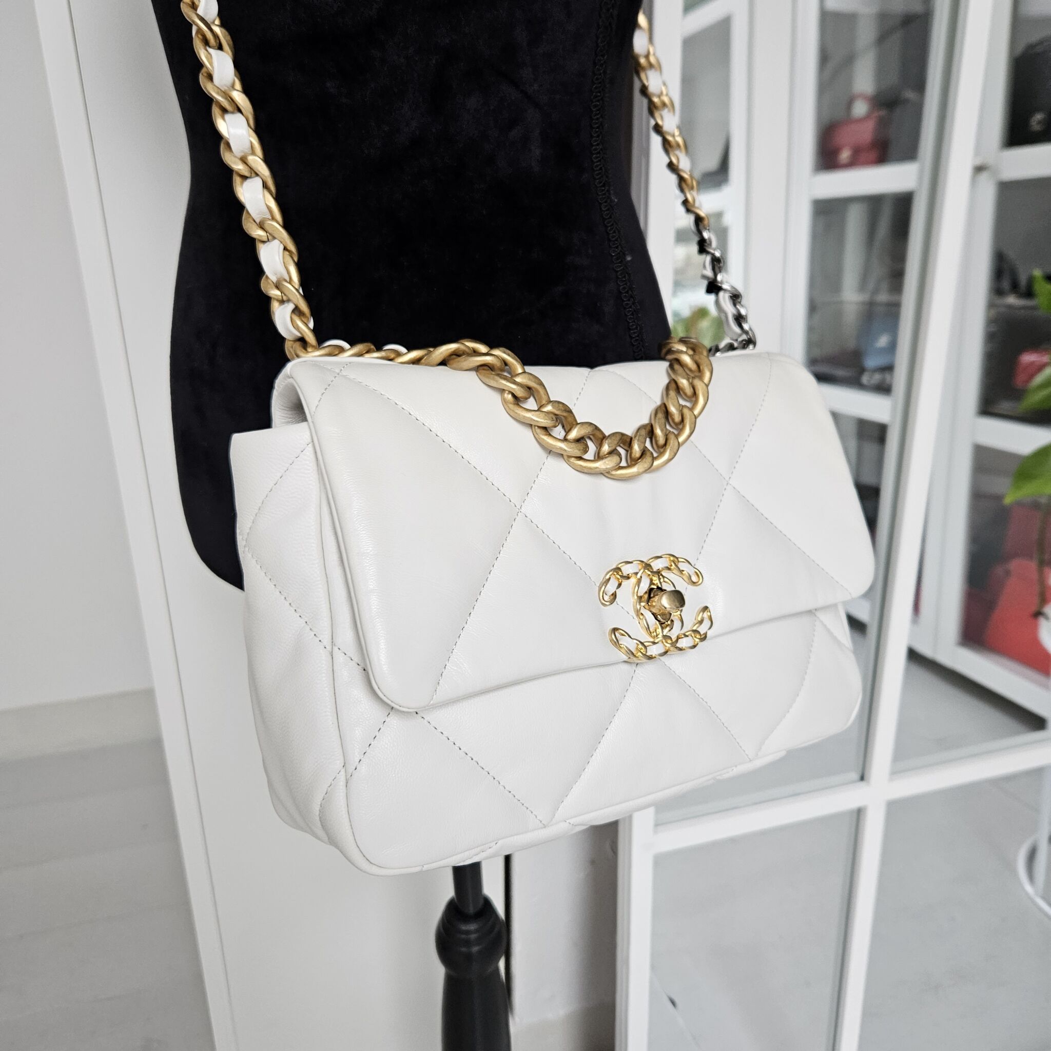 Chanel 20A Small 19, Goatskin, Off-white - Laulay Luxury