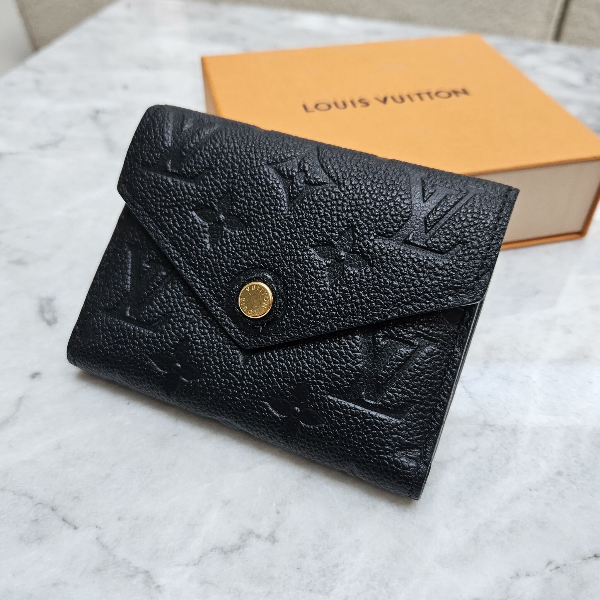 LOUIS VUITTON UNBOXING/ VICTORINE WALLET & CHAIN