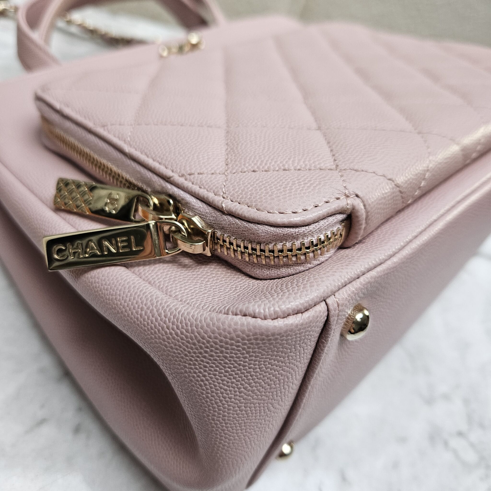 Chanel Small Business Affinity Shopper, Caviar, Light Pink LGHW - Laulay  Luxury