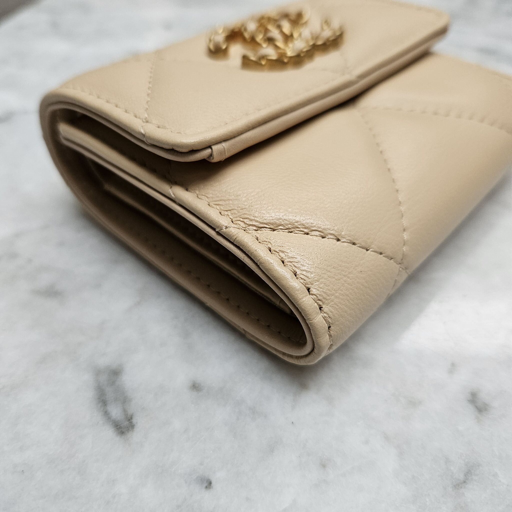 Chanel 19 flap discount wallet