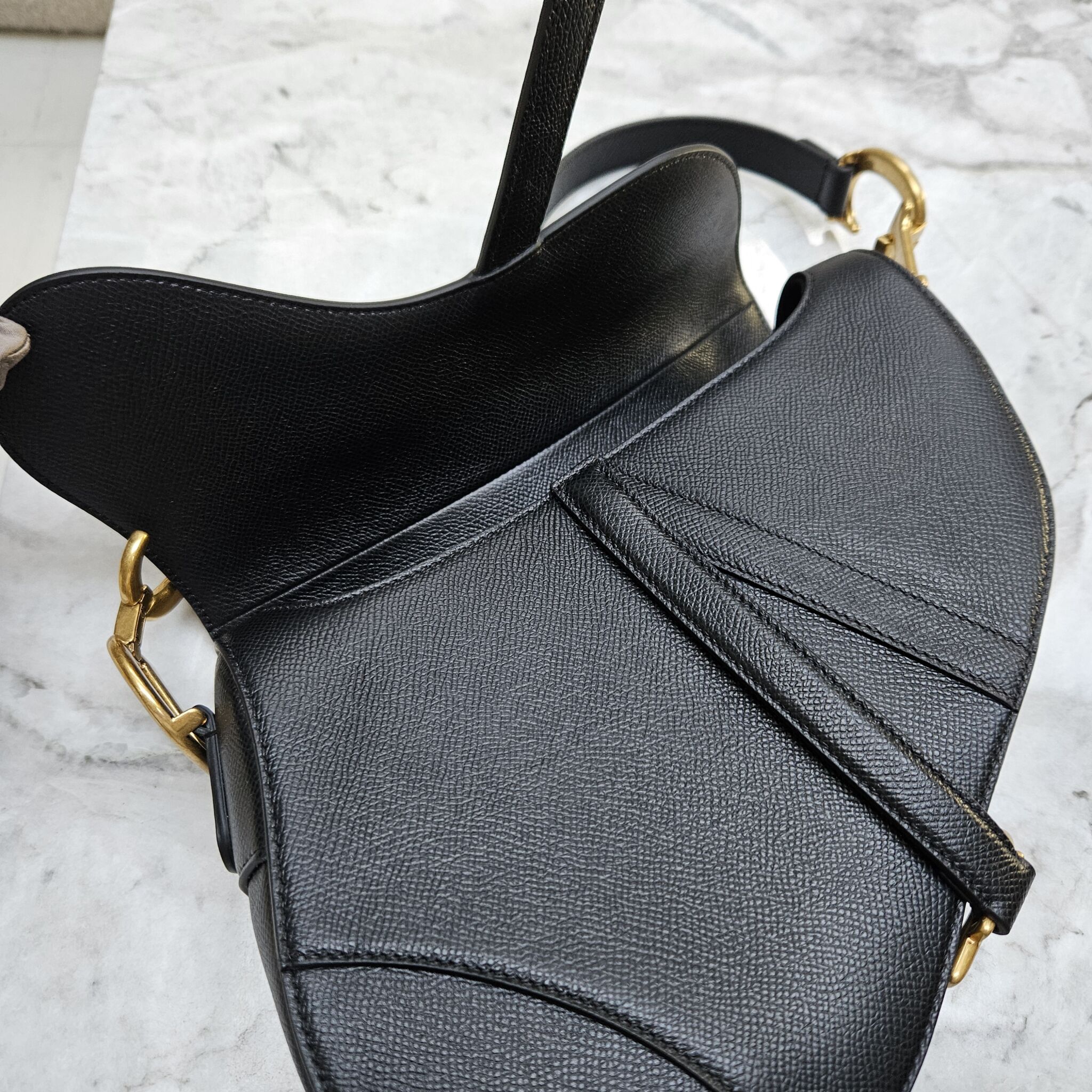 Dior saddle best sale bag grained leather